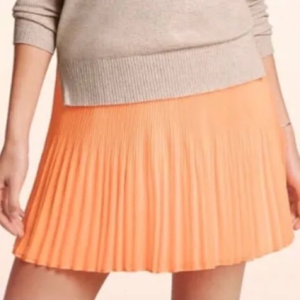 Victoria’s Secret orange pleated chiffon mini slirt